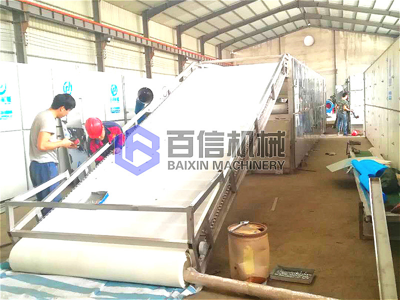 山藥烘干設(shè)備主要包含山藥切片機(jī)、烘干熱源，烘干主機(jī)，上料機(jī)，山藥包裝機(jī)、電源等配